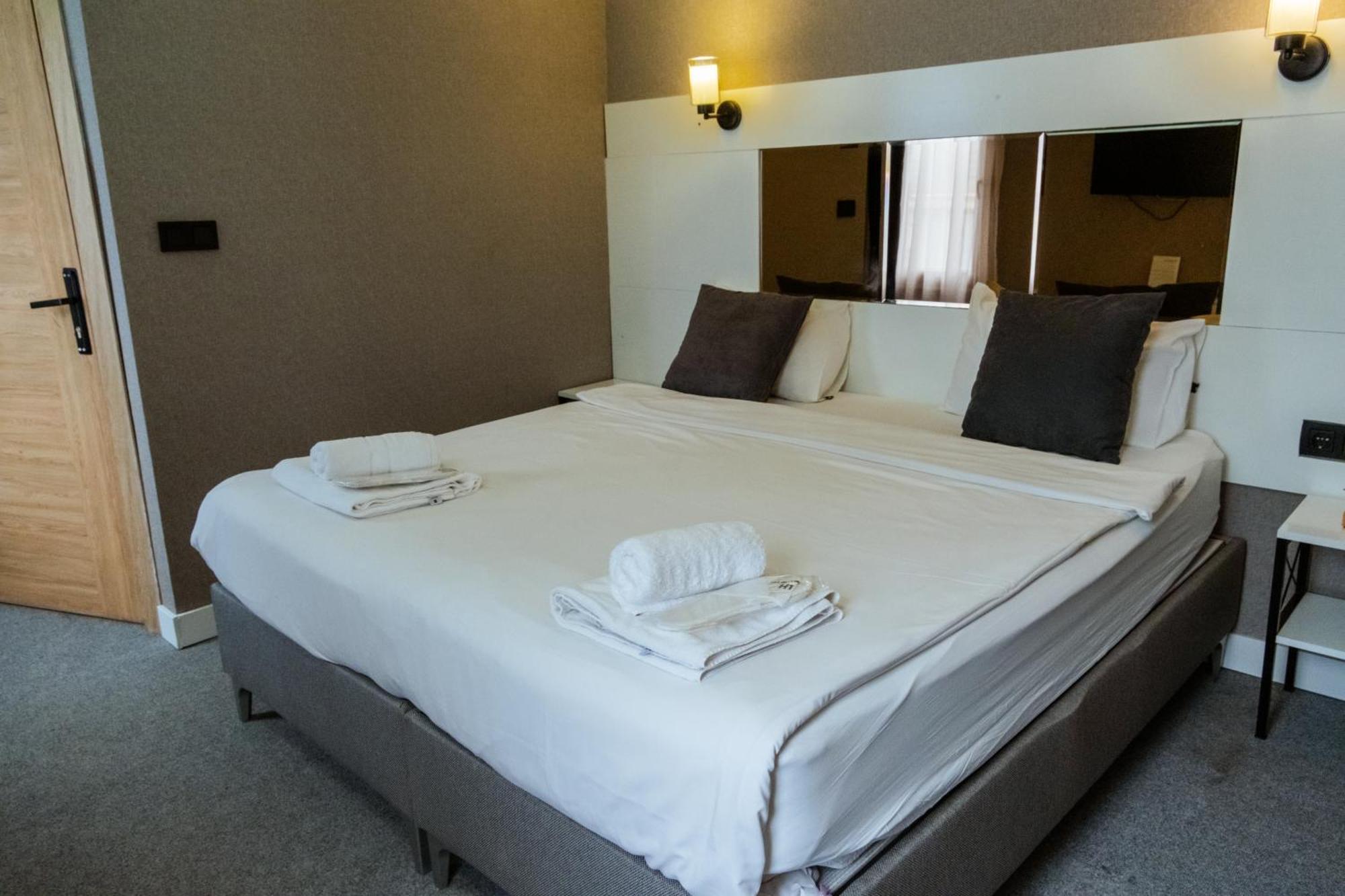 Blue Point Hotel Istanbul Bagian luar foto